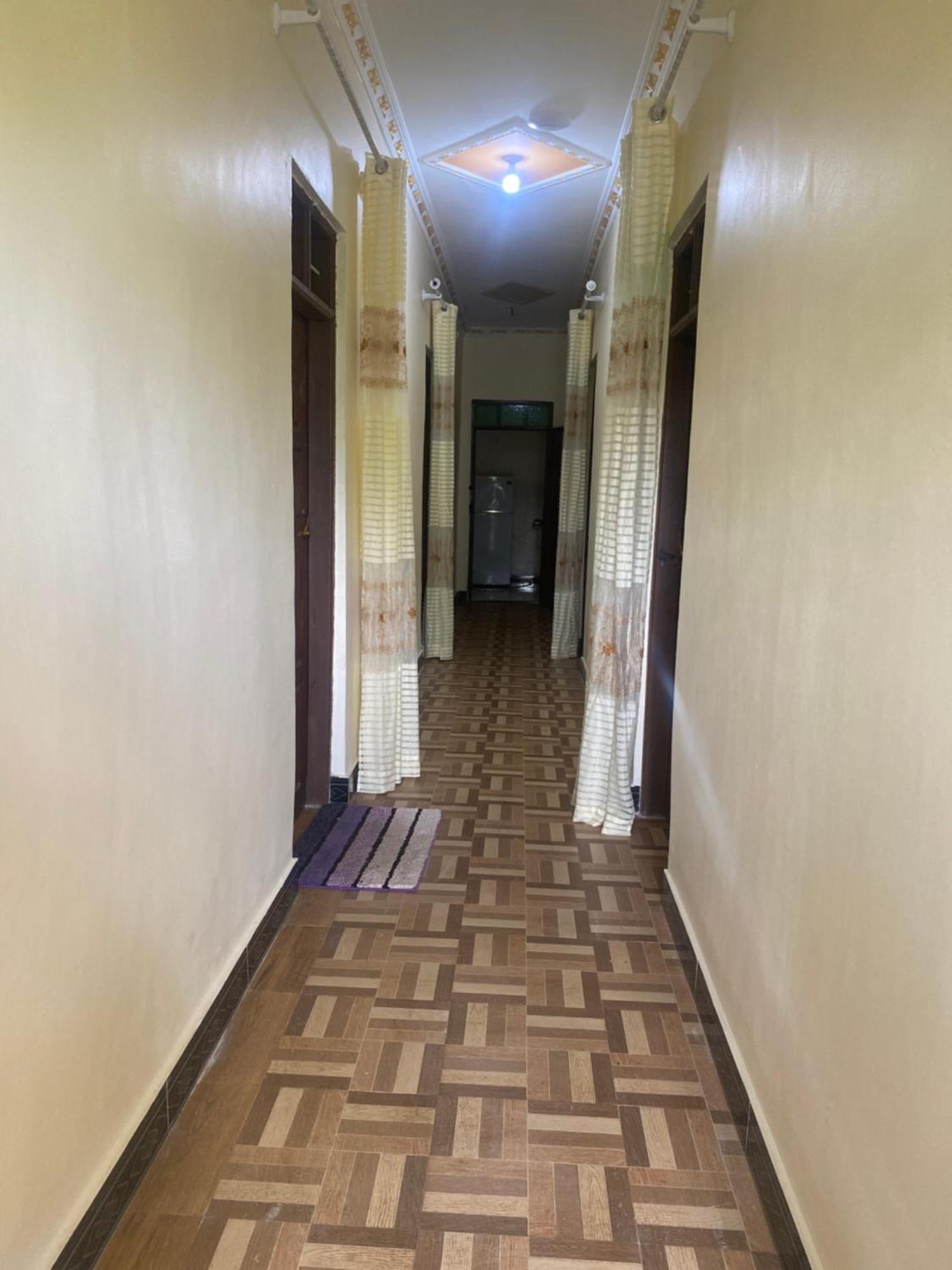 Bed and Breakfast Falcon House Кендва Экстерьер фото