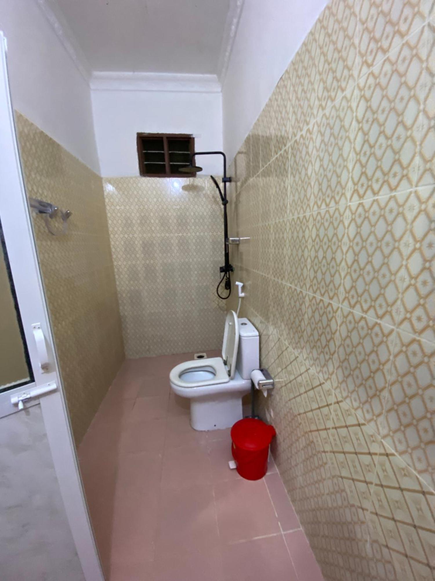Bed and Breakfast Falcon House Кендва Экстерьер фото
